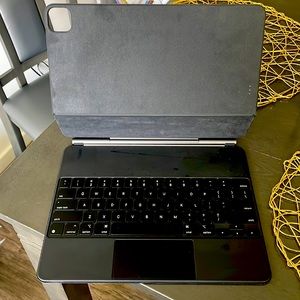 Magic keyboard for 12.9 inch iPad Pro